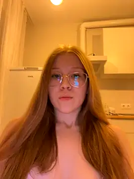 Snapshot of Eva_Weyne chatting on October 2025 07:25:01 PM Eva Weyne online show from October 2025 07:25:01 PM