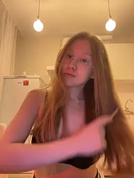 Snapshot of Eva_Weyne chatting on February 2025 04:25:01 PM Eva Weyne online show from February 2025 04:25:01 PM