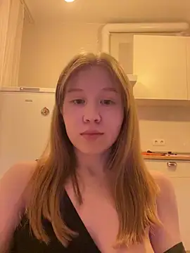 Eva Weyne online show from April 2026 07:53:01 PM