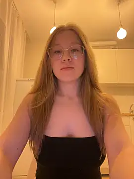 Eva Weyne online show from October 2025 07:35:01 PM