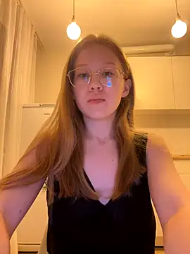 Snapshot of Eva_Weyne chatting on September 2025 07:02:01 PM Eva Weyne online show from September 2025 07:02:01 PM