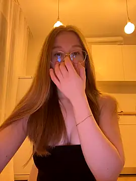 Eva Weyne online show from November 2025 07:40:01 PM