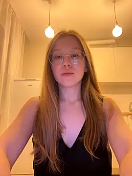 Snapshot of Eva_Weyne chatting on September 2025 07:21:02 PM Eva Weyne online show from September 2025 07:21:02 PM