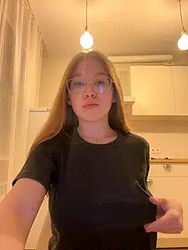 Eva Weyne online show from November 2025 07:41:02 PM