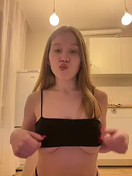 Eva Weyne online show from February 2026 08:20:01 PM