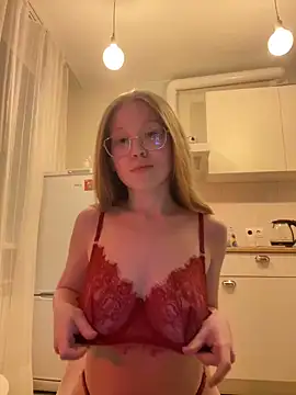 Snapshot of Eva_Weyne chatting on March 2025 06:57:01 PM Eva Weyne online show from March 2025 06:57:01 PM