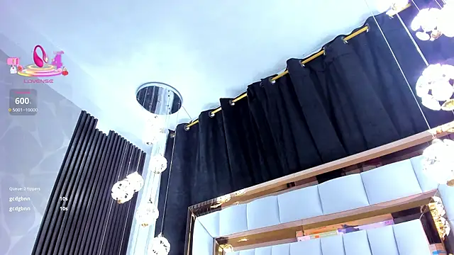 SarayRoyse online show from January 2026 07:32:02 PM