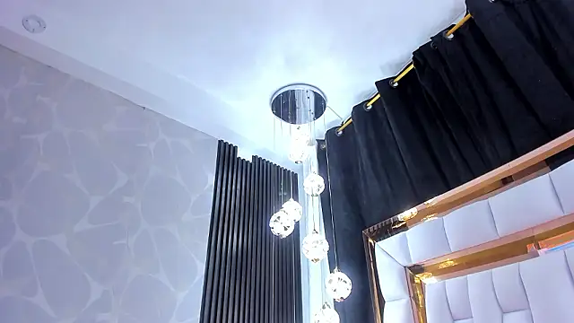 SarayRoyse online show from February 2026 07:36:01 PM