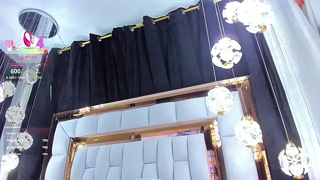 SarayRoyse online show from December 2025 07:25:02 PM