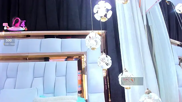 SarayRoyse online show from February 2026 07:38:01 PM