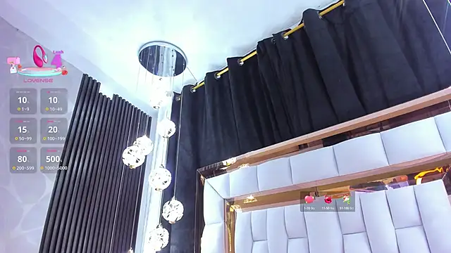 SarayRoyse online show from April 2026 07:51:01 PM