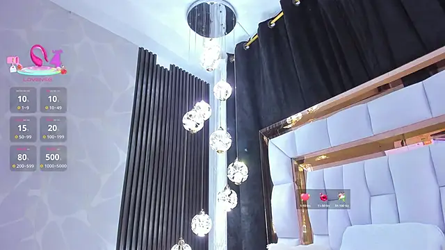 SarayRoyse online show from April 2026 07:48:02 PM