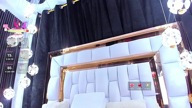 SarayRoyse online show from April 2026 07:54:01 PM