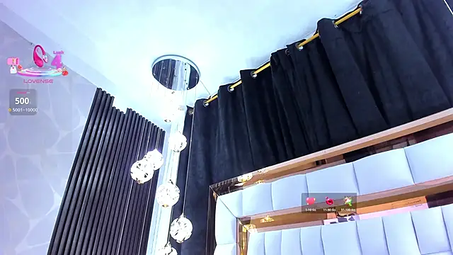 SarayRoyse online show from March 2026 07:37:01 PM