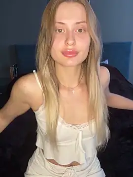 Snapshot of Sweet__Milly chatting on December 2024 10:23:02 AM Sweet  Milly online show from December 2024 10:23:02 AM
