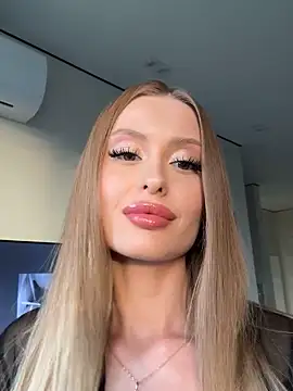 Snapshot of Sweet__Milly chatting on September 2025 02:01:01 PM Sweet  Milly online show from September 2025 02:01:01 PM