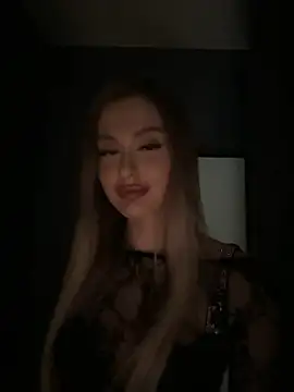 Snapshot of Sweet__Milly chatting on January 2025 09:47:02 PM Sweet  Milly online show from January 2025 09:47:02 PM