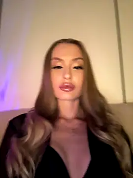 Snapshot of Sweet__Milly chatting on October 2025 02:38:02 PM Sweet  Milly online show from October 2025 02:38:02 PM