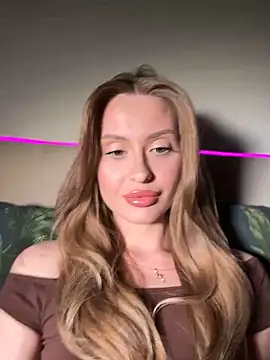 Sweet  Milly online show from April 2026 08:32:01 PM