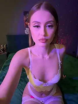 Snapshot of Sweet__Milly chatting on January 2025 07:00:02 PM Sweet  Milly online show from January 2025 07:00:02 PM