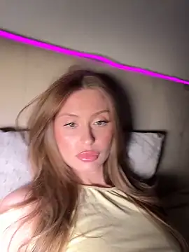 Snapshot of Sweet__Milly chatting on April 2026 05:52:01 PM Sweet Milly online show from April 2026 05:52:01 PM