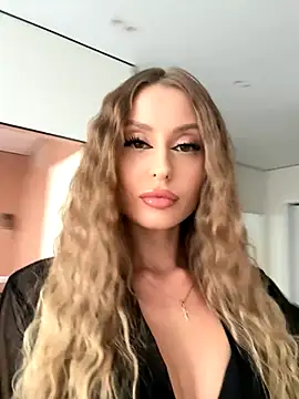 Snapshot of Sweet__Milly chatting on September 2025 01:11:02 PM Sweet  Milly online show from September 2025 01:11:02 PM