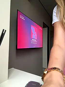 Snapshot of Sweet__Milly chatting on October 2025 01:56:01 PM Sweet  Milly online show from October 2025 01:56:01 PM