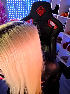 MariellaSun  online show from December 2025 06:39:03 AM