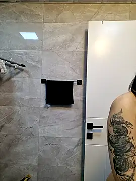 Snapshot of Esmertarcinim chatting on February 2025 01:00:01 PM Esmertarcinim online show from February 2025 01:00:01 PM