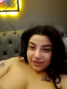 Snapshot of Esmertarcinim chatting on February 2025 06:59:01 PM Esmertarcinim online show from February 2025 06:59:01 PM