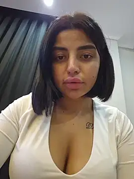 Snapshot of Esmertarcinim chatting on November 2025 06:11:02 PM Esmertarcinim online show from November 2025 06:11:02 PM