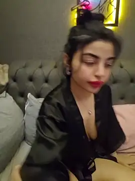 Esmertarcinim online show from April 2026 06:21:01 PM