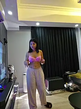 Snapshot of Esmertarcinim chatting on October 2025 11:55:01 AM Esmertarcinim online show from October 2025 11:55:01 AM