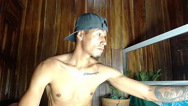 Snapshot of DEMARCOUS_NM chatting on October 2025 06:20:01 PM DEMARCOUS NM online show from October 2025 06:20:01 PM