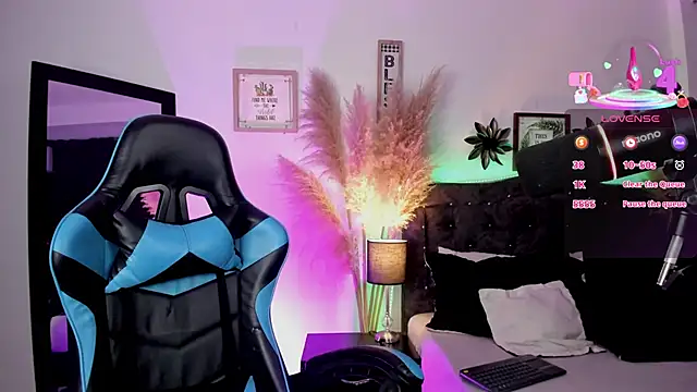 devlin violett online show from March 2025 02:37:01 AM