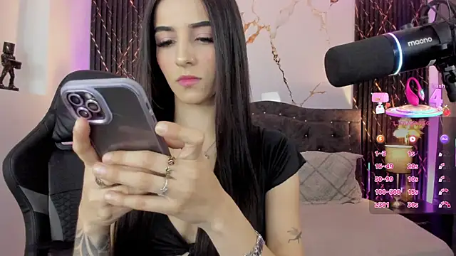 devlin violett online show from November 2025 02:26:01 AM