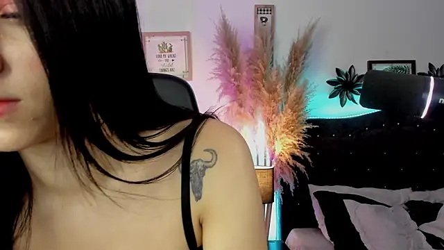 devlin violett online show from February 2025 05:29:02 AM