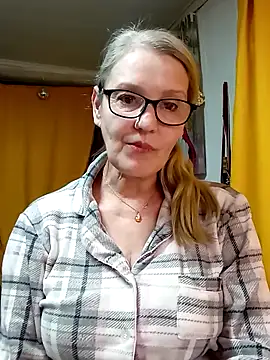 irinamaux online show from March 2026 05:03:01 PM