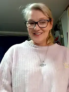 irinamaux online show from May 2026 02:45:01 PM