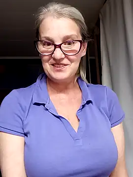 irinamaux online show from October 2025 07:59:01 PM