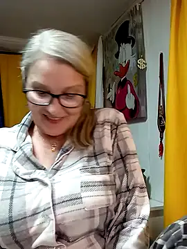 irinamaux online show from March 2026 04:30:02 PM