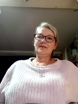 irinamaux online show from May 2026 12:55:02 PM