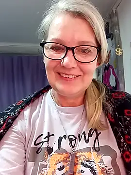 irinamaux online show from February 2026 06:44:01 AM