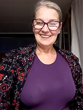 irinamaux online show from October 2025 03:30:02 AM