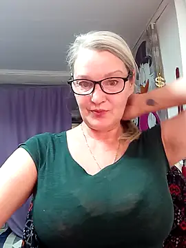 irinamaux online show from February 2026 11:56:01 PM