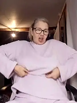 irinamaux online show from November 2025 07:24:02 AM