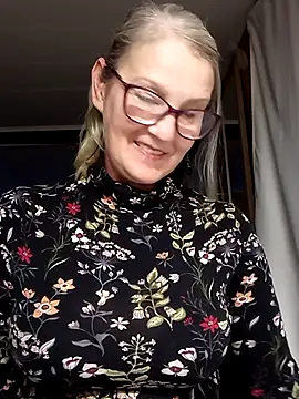 irinamaux online show from September 2025 04:51:01 AM