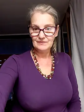 irinamaux online show from September 2025 12:45:01 PM