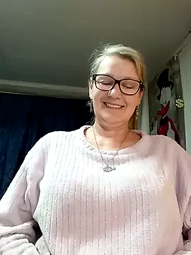 irinamaux online show from April 2026 10:19:02 PM