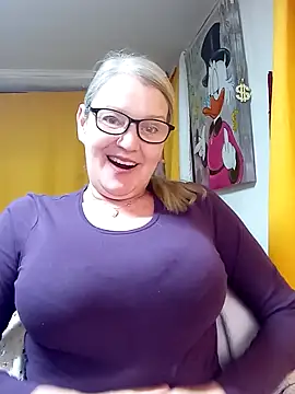 irinamaux online show from March 2026 02:16:01 AM